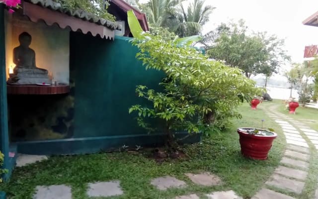 River shadow villa