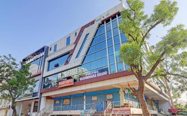 Goroomgo Vasundhara Grand Ghaziabad