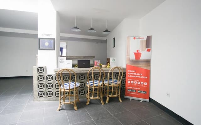 RedDoorz Premium near Senggigi Beach
