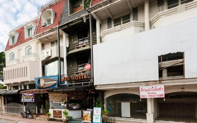 Box Hostel N Cafe