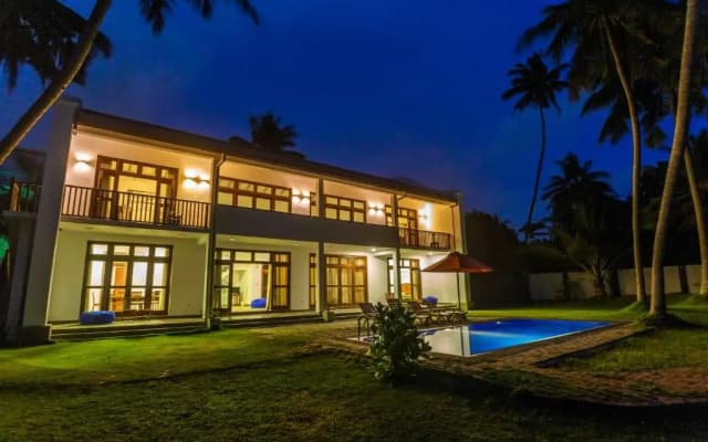 360 Surf Weligama Bay