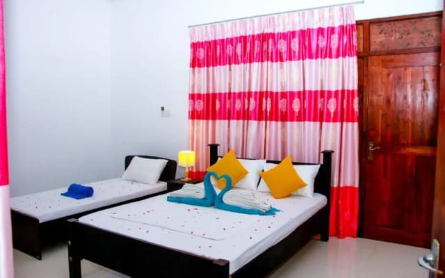 Thathsara Holiday Inn
