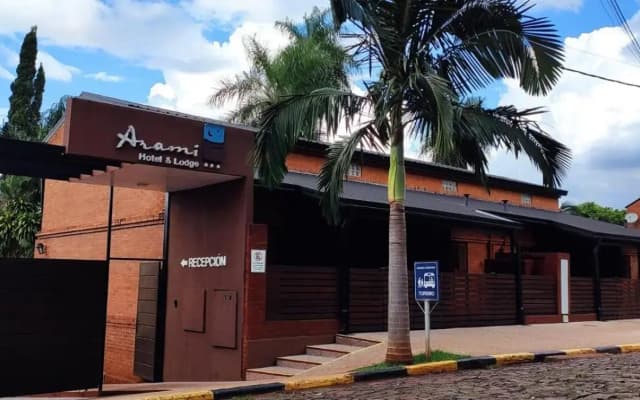 Arami Hotel & Lodge