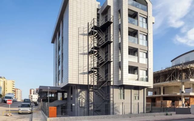 Bi Suites