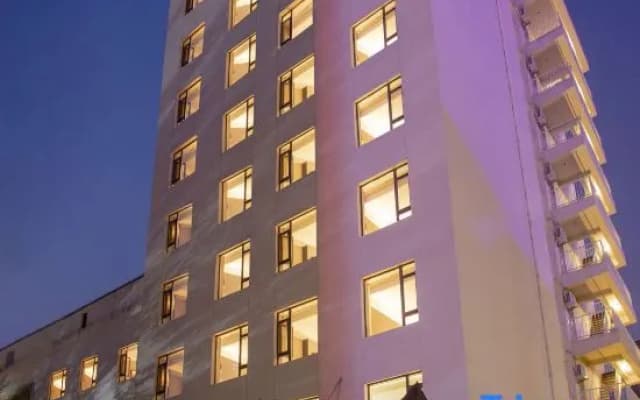 Holz Curio Hotel