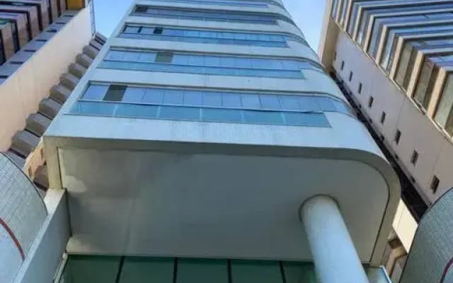 TOP DA PRAIA - 2qts, ar cond, WIFI, cozinha, garagem , completo