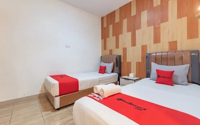 RedDoorz Syariah near KBC Batam Centre