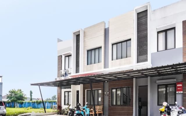 OYO 91646 fio colombus residence