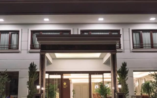 Vista Royal Hotel