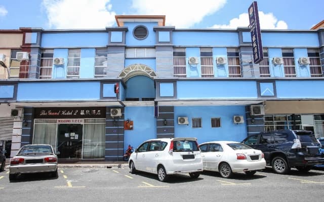 OYO 90169 The Grand Hotel 2