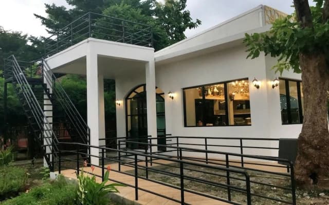 Arthit-Thai Orchard & Resort