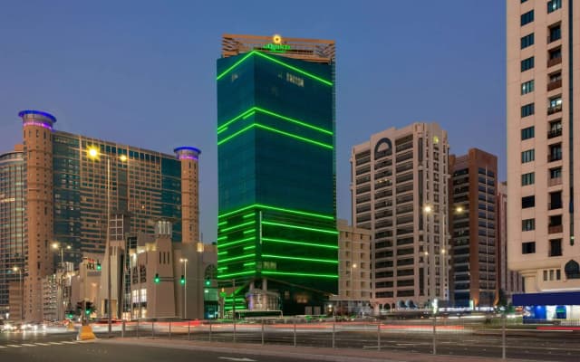 Отель La Quinta by Wyndham Abu Dhabi Al Wahda
