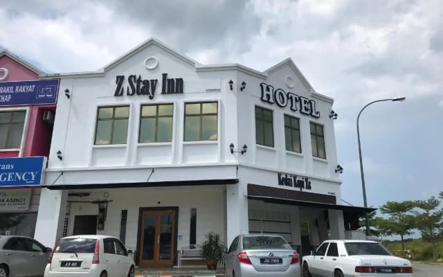 Inn Hotel  90506 Z Stay Inn Hotel