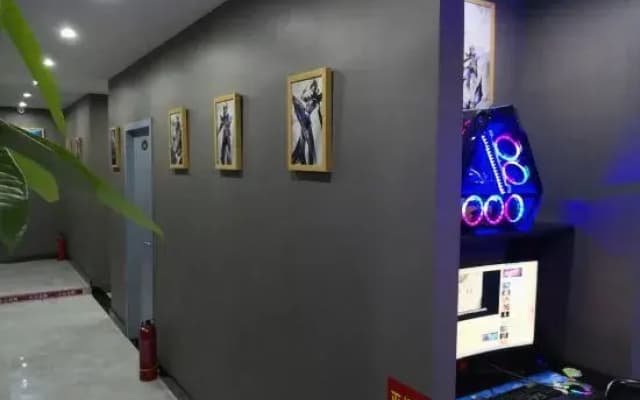 Zhuoyue E-Sports Hotel (Wuhan Hubei University of Technology Store)