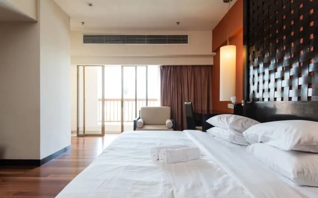 Resort Suites Hotel by FlexiStay