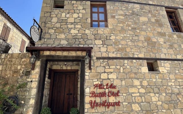 PluVia Boutique Hotel