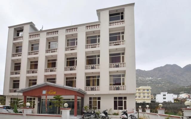 Hotel shree palace, katra ,