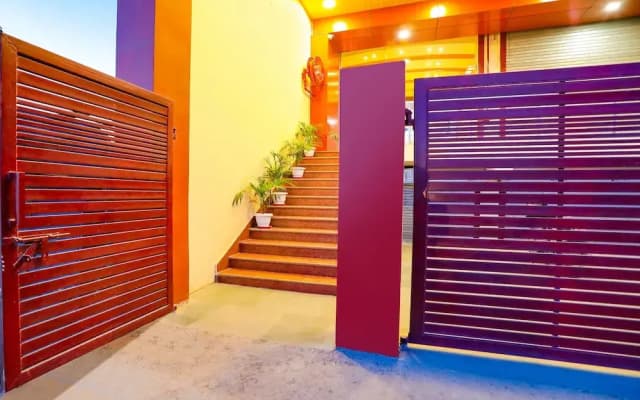 FabHotel Trijal Inn