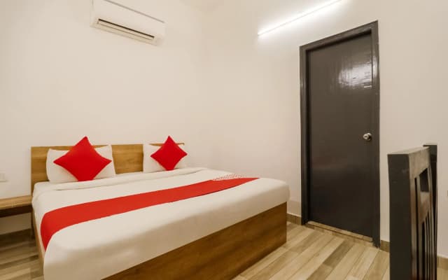 SPOT ON 74311 Vishu Moni Residency