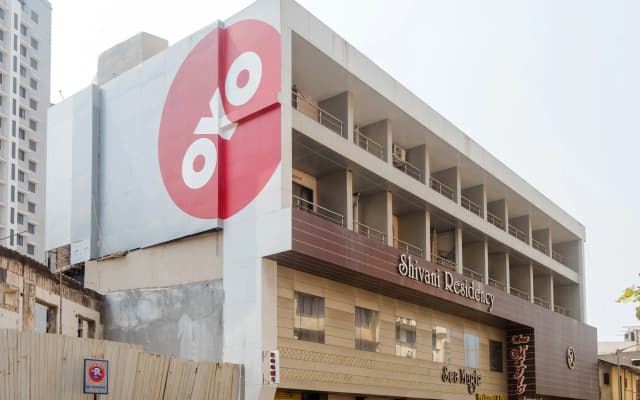 OYO 10650 Hotel Lotus Residency