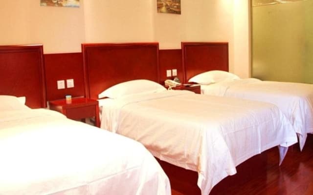 Green Tree Inn Yichang Three Gorges Dam University Business Hotel