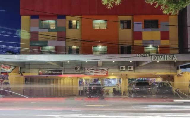 Hotel Divina By RedDoorz