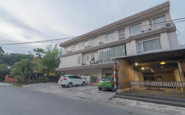 RedDoorz Plus near Sepinggan Airport 3