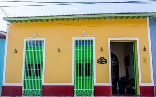 Hotel E La Calesa