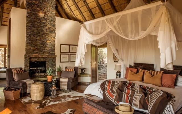 Tuningi Safari Lodge