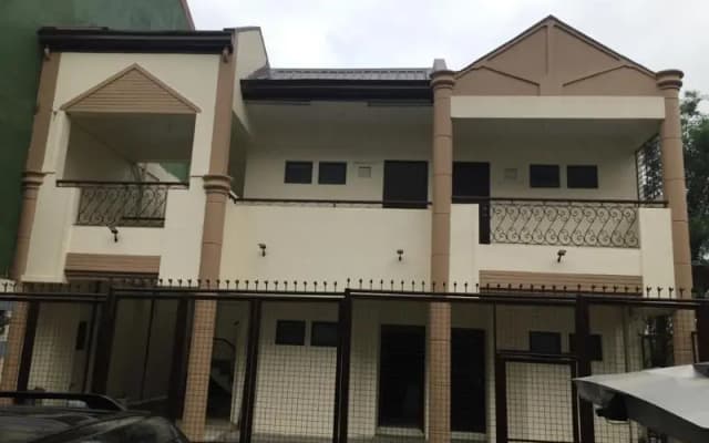 RedDoorz near De La Salle Dasmarinas Cavite