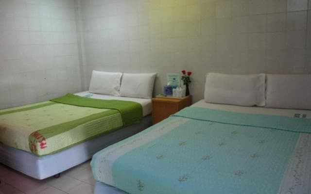 Bualuang Angthong Hotel