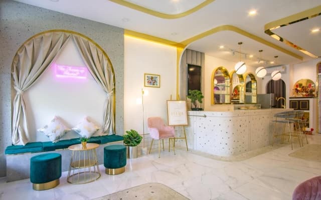 Isara Boutique Hotel and Cafe