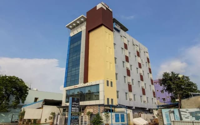 OYO 16879 Hotel Woodland