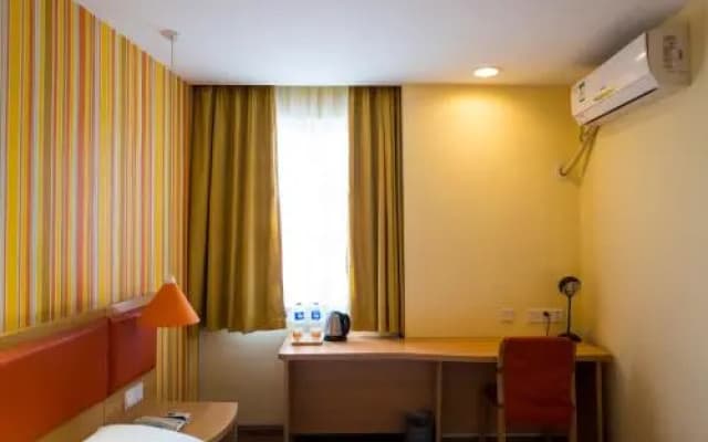 HanTing Hotel (Jilin Caifu Plaza)