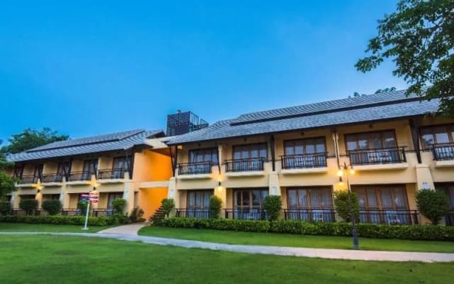 Baan Talay See Cream Resort