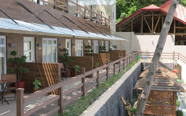 Anilao Discovery Bay Resort