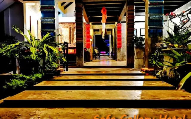 Sofa Gallery Hotel