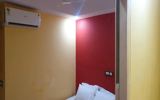 OYO 84666 Hotel Eleven