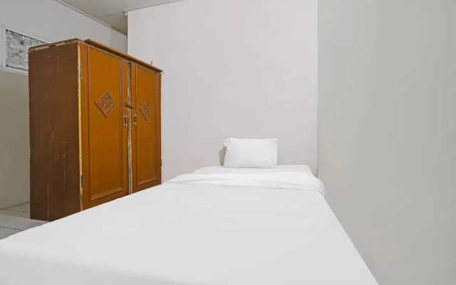OYO Life 92694 Kost Nino