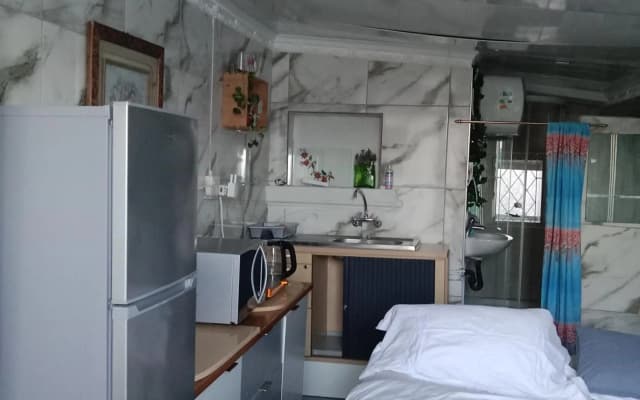 Cozy Private En Suite Studio