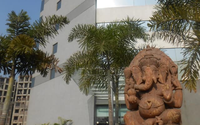 Lemon Tree Hotel Chinchwad Pune