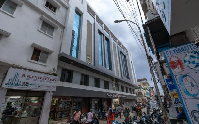 Capital O 16775 Subaithal Residency