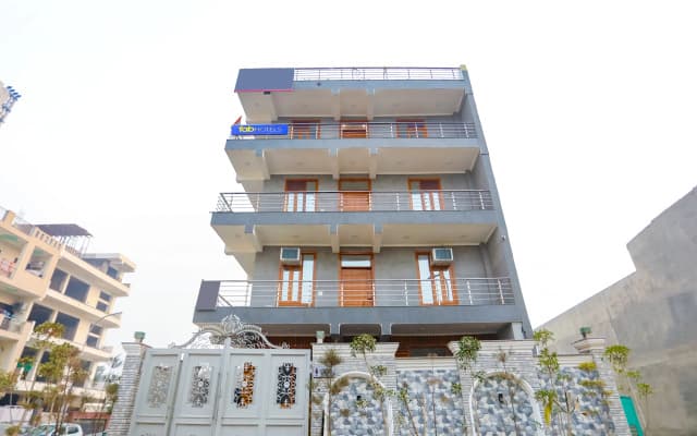 FabHotel Diamond
