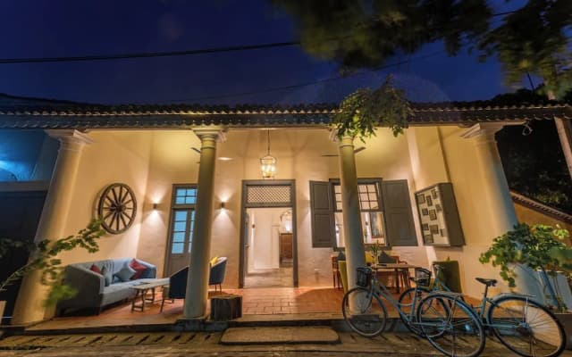 The Dutch Bungalow