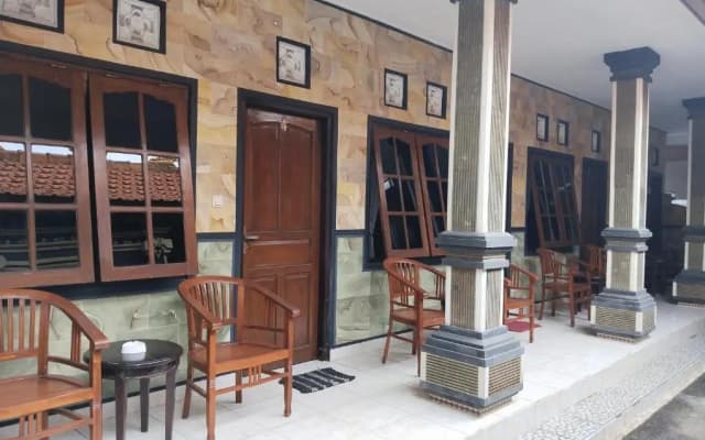 Leo home stay 2