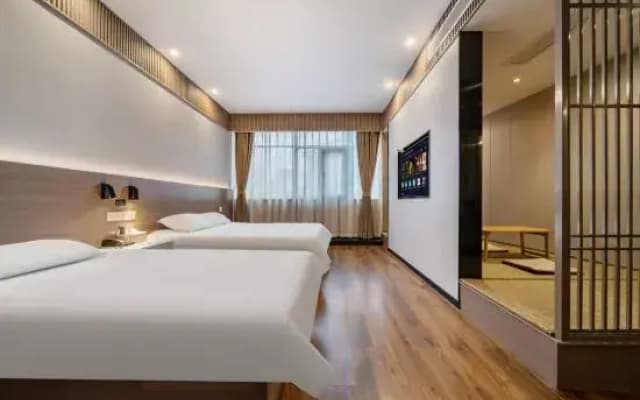 Palm Bay Hotel (Suzhou East Ring Road Subway Station)