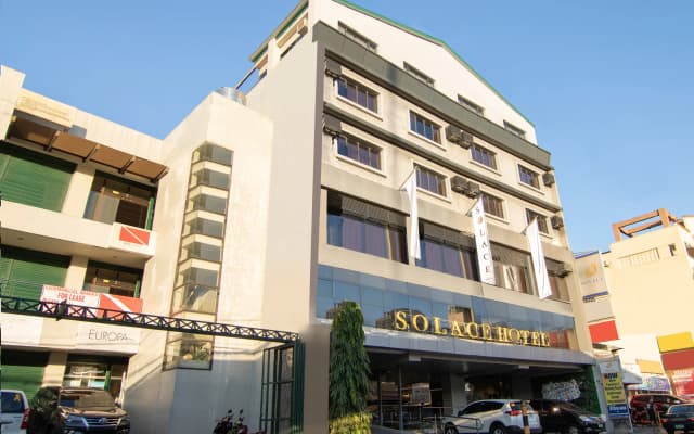 OYO 146 Solace Hotel - Vaccinated Staff
