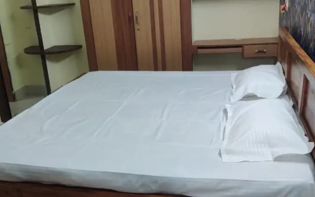 Goroomgo Senorita inn Puri