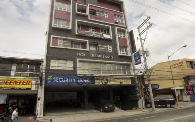 Jade Hotel & Suites
