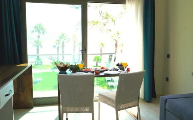 Dolunay Suit & Beach